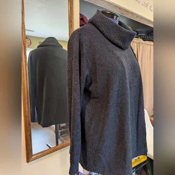 100 Percent Merino Wool Women's Sweater - Picture 3 of 10